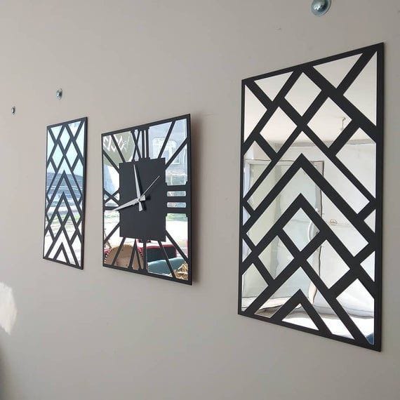 Reflective Timepiece: Gold Tone Mirror Wall Clock - Image 3