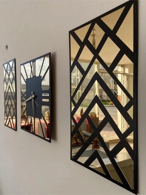 Reflective Timepiece: Gold Tone Mirror Wall Clock - Image 2